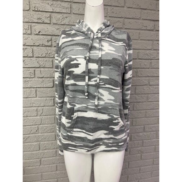 Love Charm Gray Camo Long Sleeve Sweater Size M - Picture 1 of 8